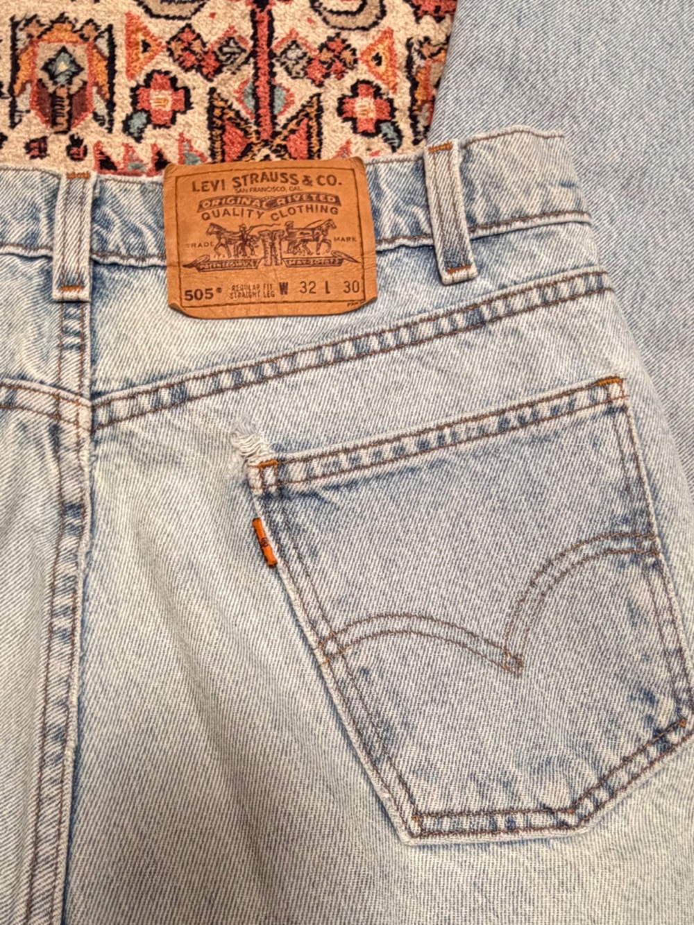 Vintage Levi's 505 Light Blue Distressed Boyfriend Jeans - Picture 12 of 16